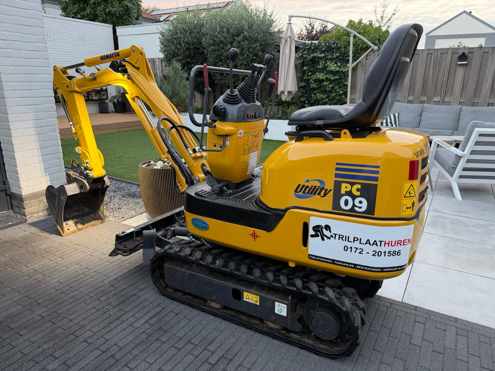 Tuin laten afgraven in Hoofddorp met mini-graafmachine en machinist